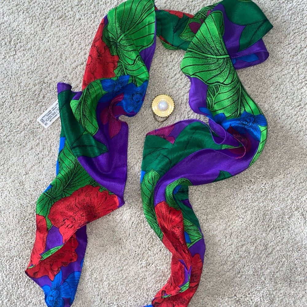 Liz Claiborne Vintage Floral Silk Scarf Made In Japan Plus Clip Accessory